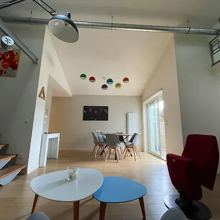 Belle Maison Proche Centre-ville Et Des 24h Hotell