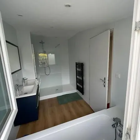 Hotell Belle Maison Proche Centre-ville Et Des 24h *